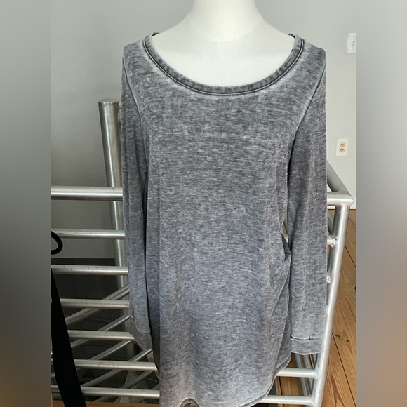 Open Back Sweatshirt - Picture 2 of 3